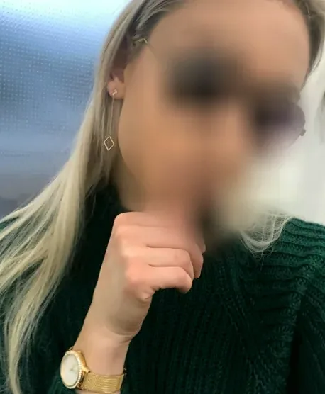 Anna, 24