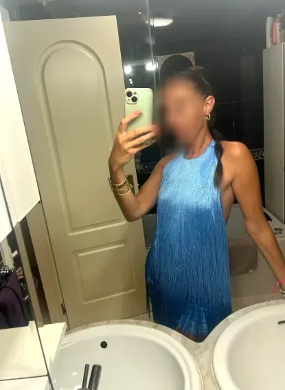 Chiara, 32