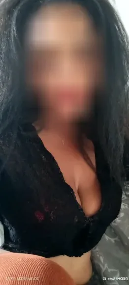Claudia, 36