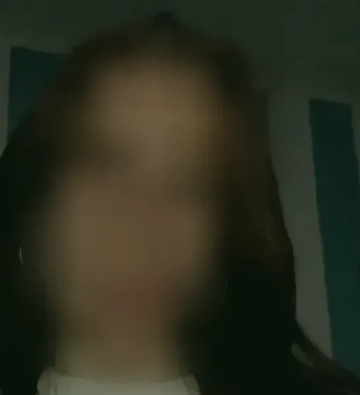 Daniela, 20