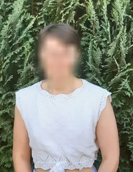 Ela, 27
