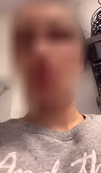 Julia, 29