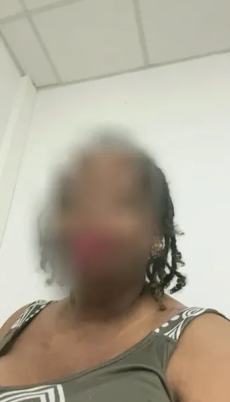 Juliane, 32