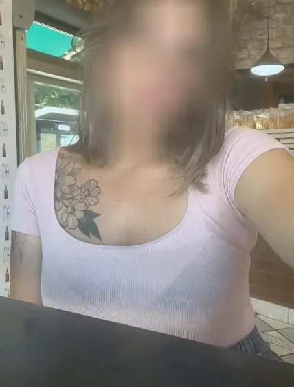 Lara, 40