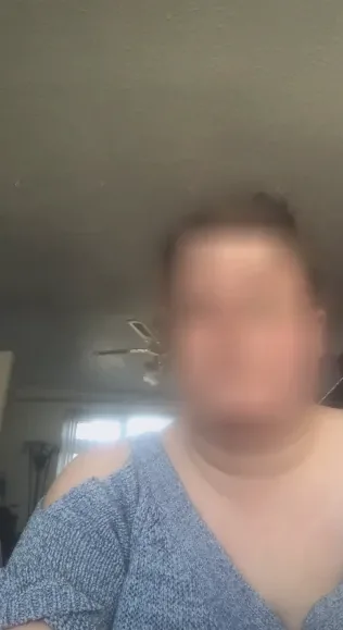 Laura, 28