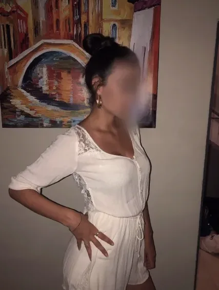 Neele, 32