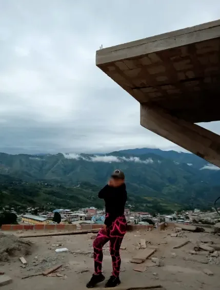 Pauline, 40