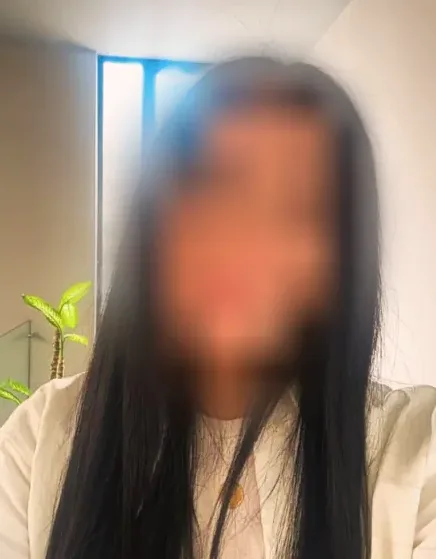 Rebecca, 37