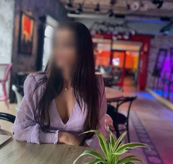 Sabrina, 30