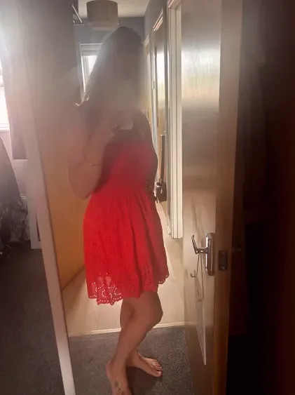 Sandra, 34