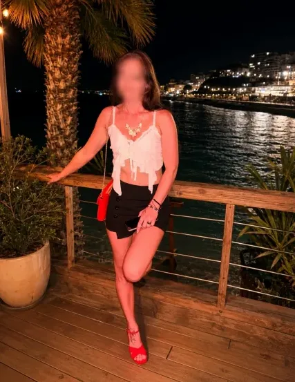 Sarah, 34