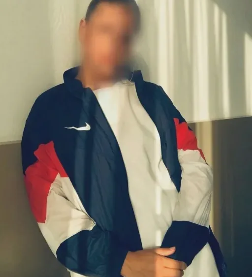 Sophie, 24