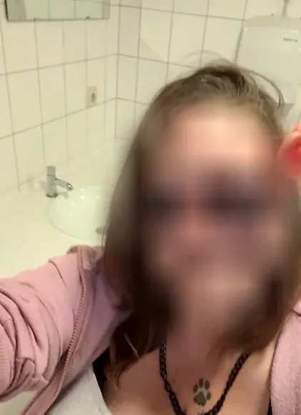 Thea, 33