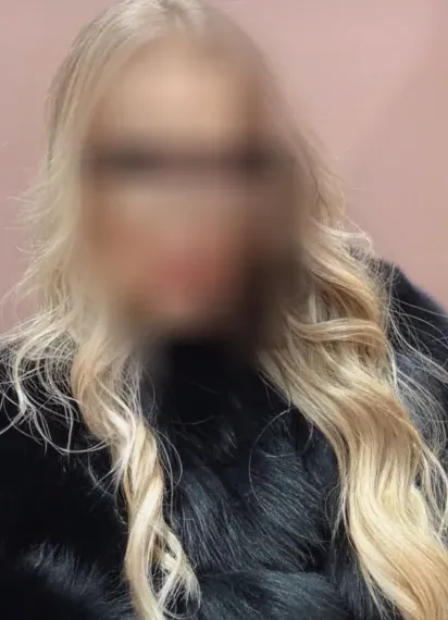Yvonne, 32